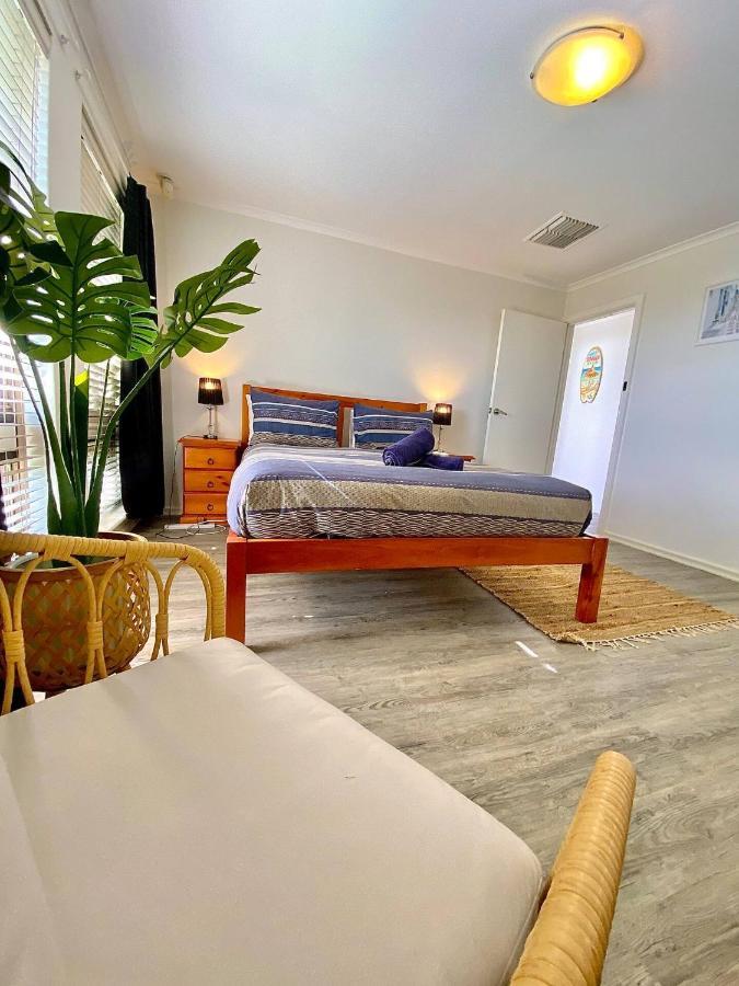 Beach House Opposite Ocean 4 Bed 2 Bathroom With Pool Джералдтон Экстерьер фото